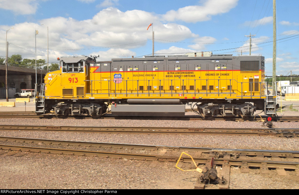 UPY 913 at Yard Center